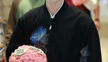 任嘉伦宣布与欢瑞世纪合约到期不续，引发热议