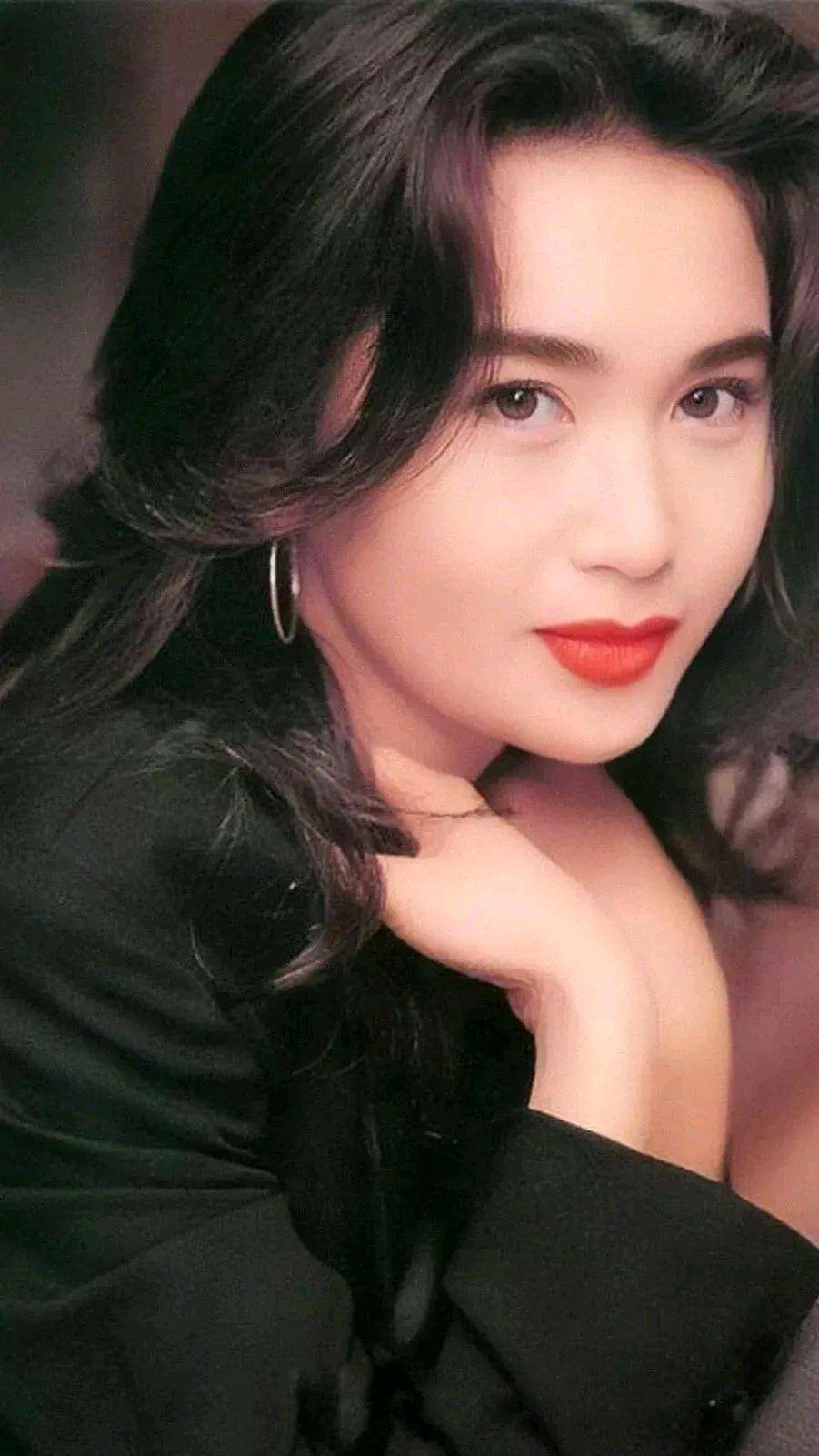 最美的"妲己"温碧霞 strong> /p> p>温碧霞 /strong>,年轻时真实绝色