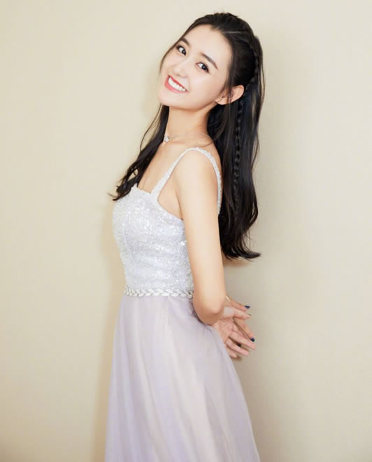 蒋依依多高个人资料简介 蒋依依经历及写真图片